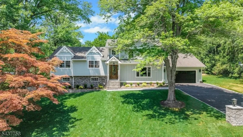 51 Brookside Ter North Caldwell, NJ 07006