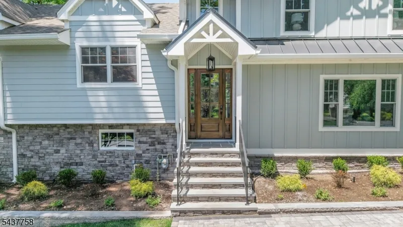 51 Brookside Ter North Caldwell, NJ 07006