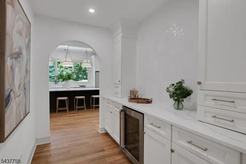 51 Brookside Ter North Caldwell, NJ 07006