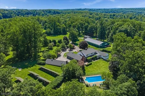 123 Lake Rd