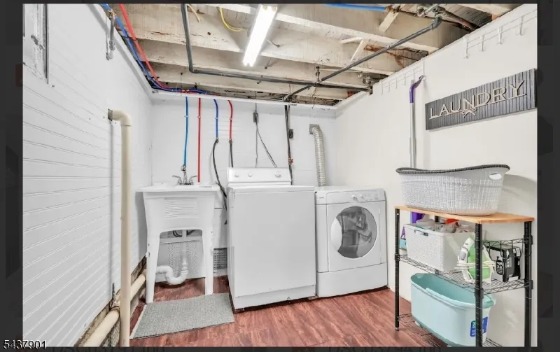 518 Miner Ter Linden City, NJ 07036