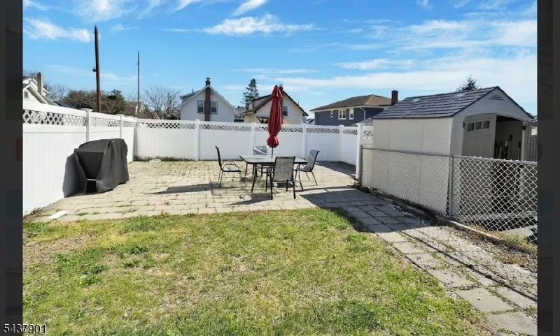 518 Miner Ter Linden City, NJ 07036