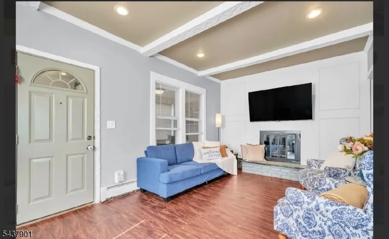 518 Miner Ter Linden City, NJ 07036