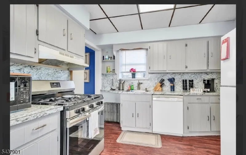 518 Miner Ter Linden City, NJ 07036