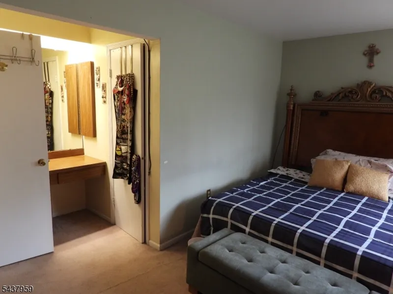 41 Riverbend Dr North Brunswick, NJ 08902