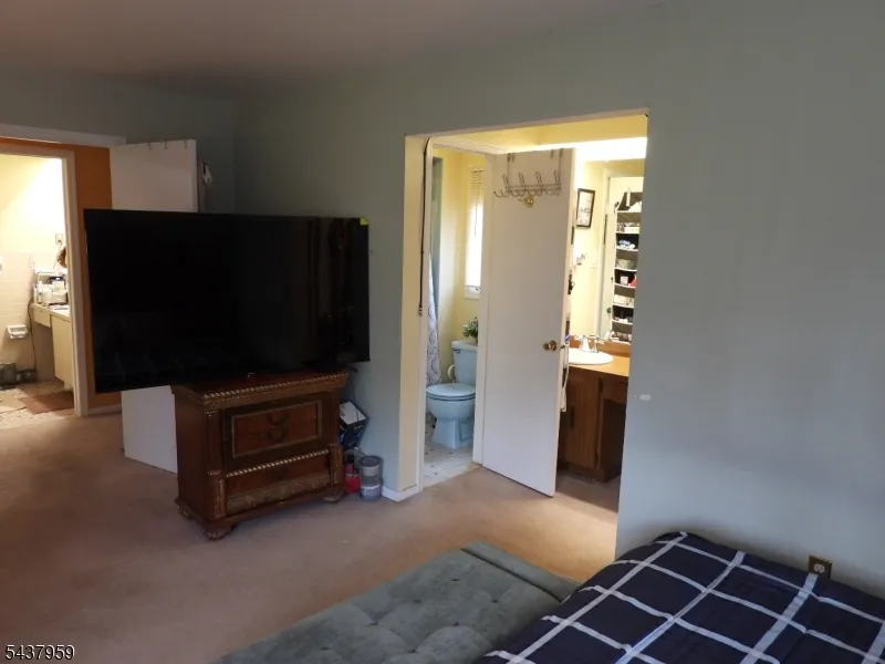 41 Riverbend Dr North Brunswick, NJ 08902