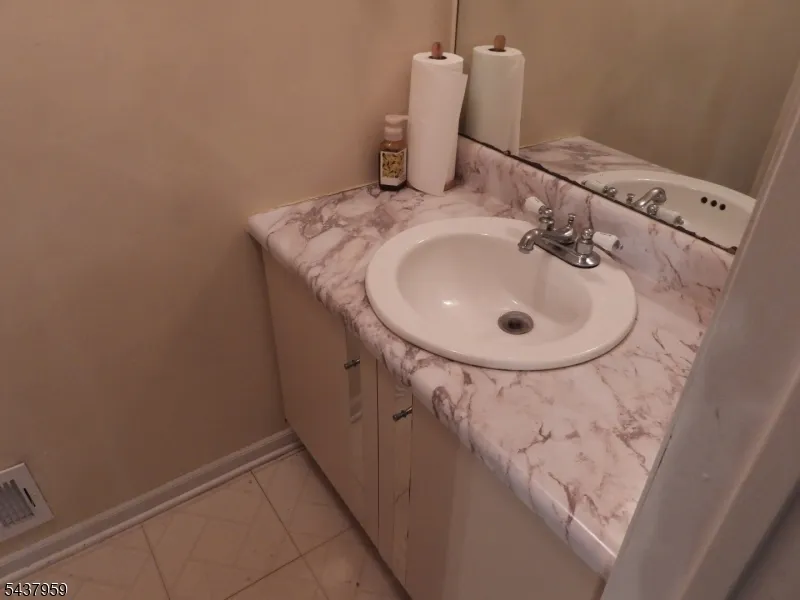 41 Riverbend Dr North Brunswick, NJ 08902