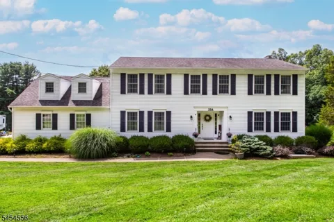 23 Lee Hill Rd