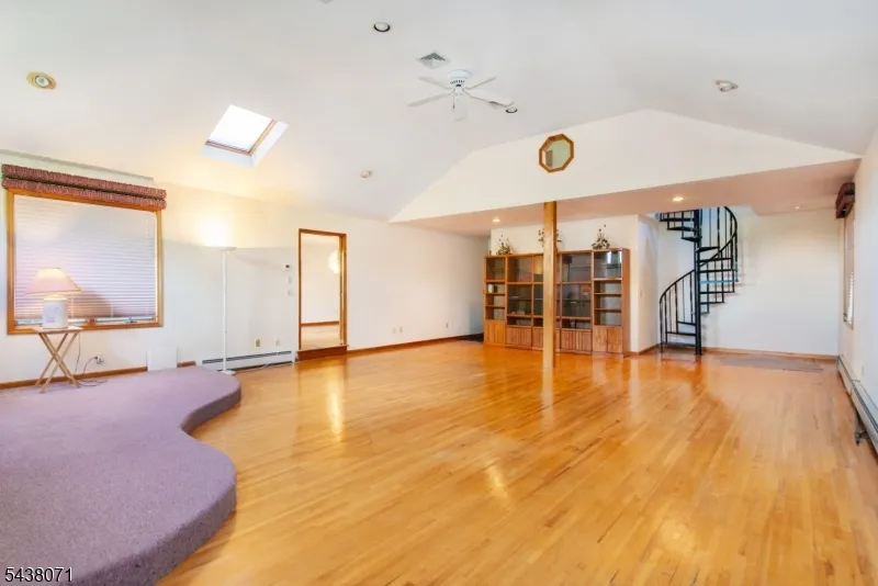 25 Wood Chase Ln Kinnelon, NJ 07405