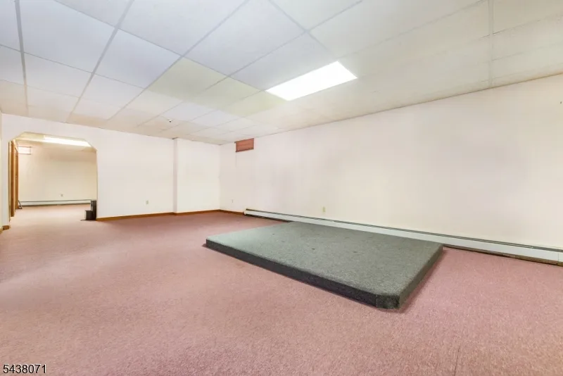 25 Wood Chase Ln Kinnelon, NJ 07405