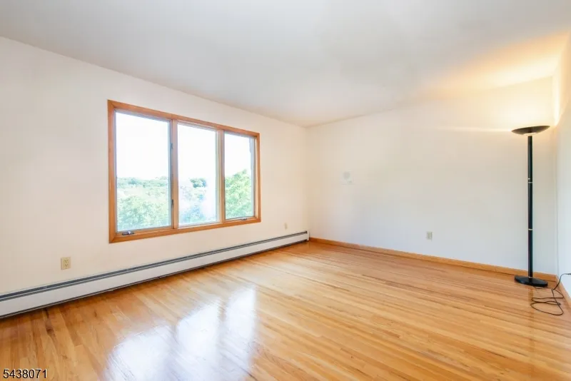 25 Wood Chase Ln Kinnelon, NJ 07405