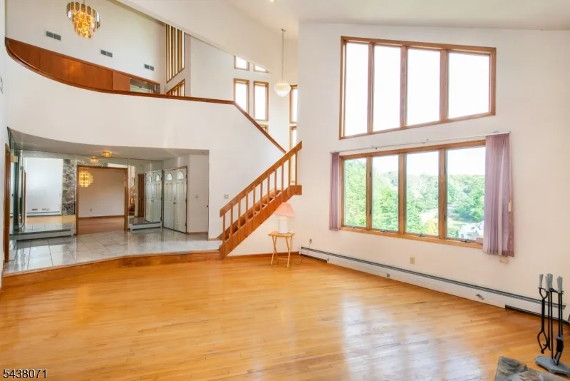 25 Wood Chase Ln Kinnelon, NJ 07405