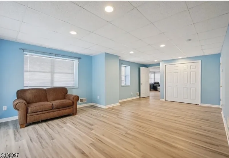 2 Caleb Ct Hardyston, NJ 07419