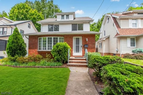 489 Maple Ave
