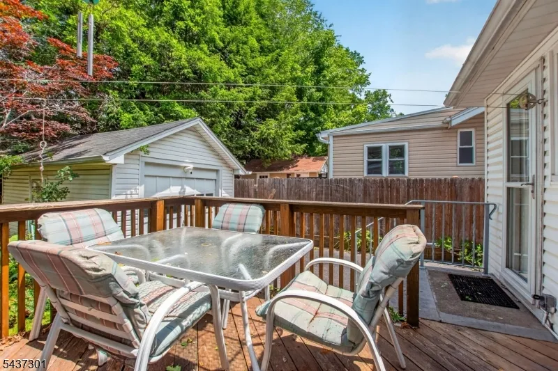 489 Maple Ave Teaneck, NJ 07666