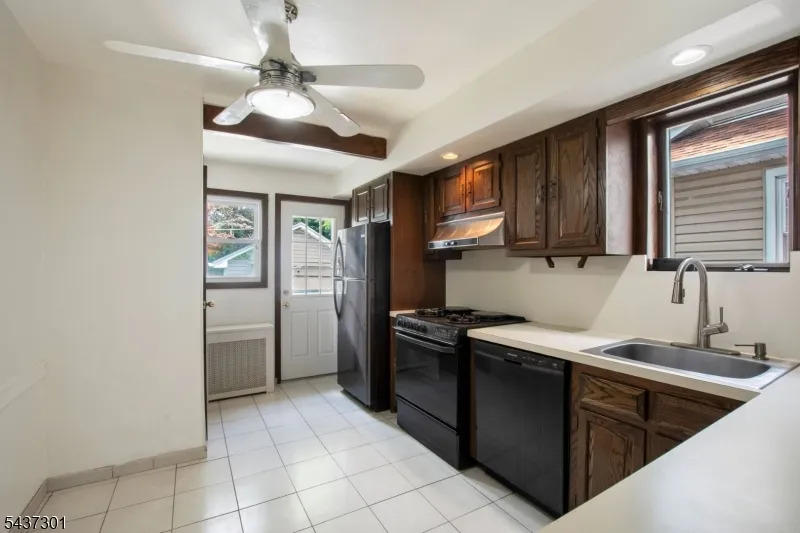 489 Maple Ave Teaneck, NJ 07666