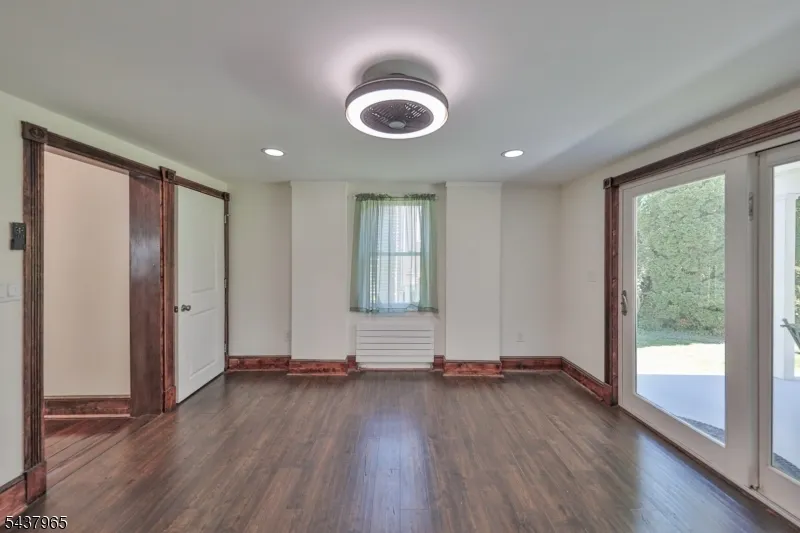 441 Maple Ave Pohatcong, NJ 08865