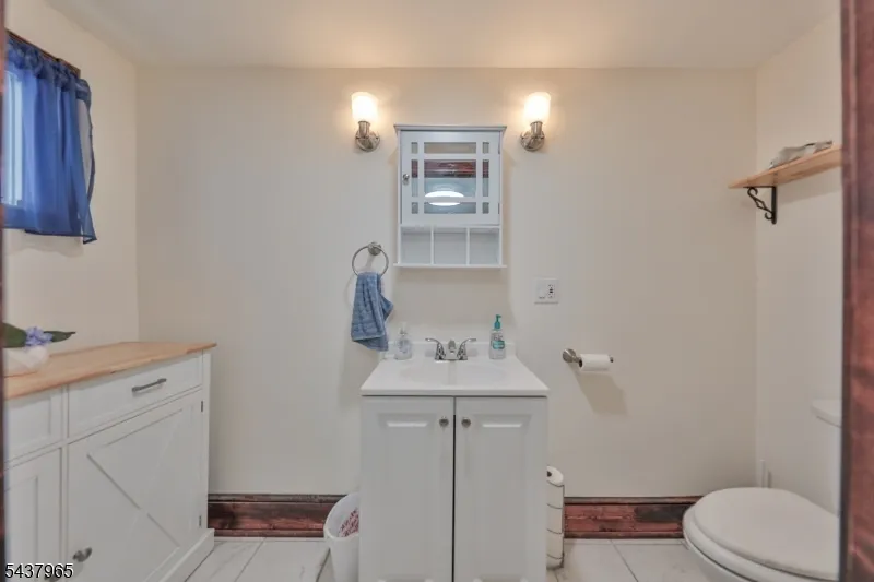 441 Maple Ave Pohatcong, NJ 08865
