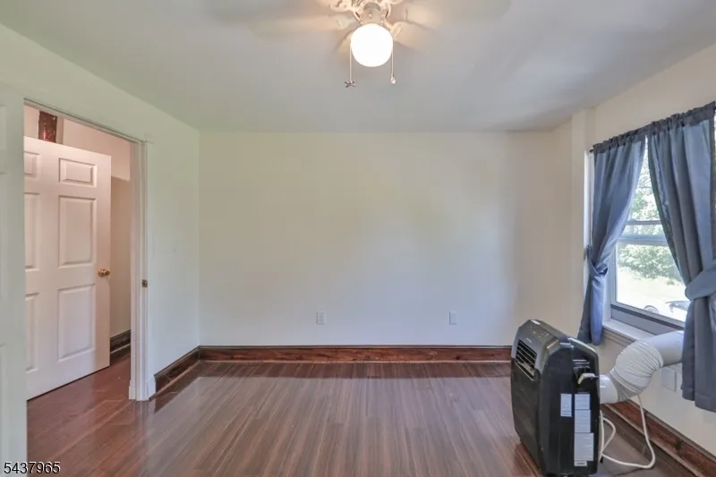 441 Maple Ave Pohatcong, NJ 08865