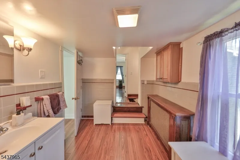 441 Maple Ave Pohatcong, NJ 08865