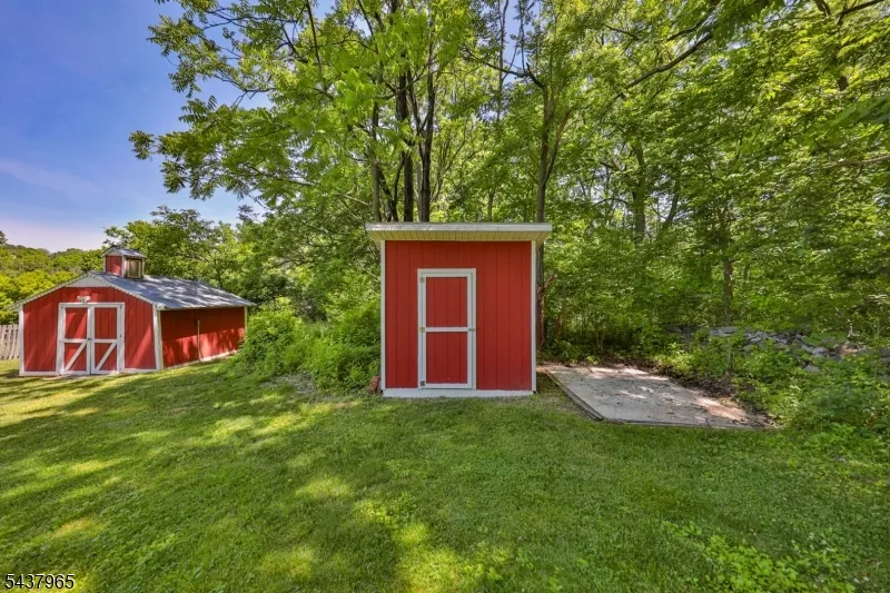 441 Maple Ave Pohatcong, NJ 08865