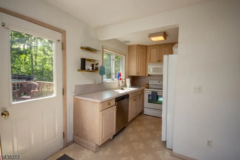 209 Fairview Ave Hampton, NJ 07860