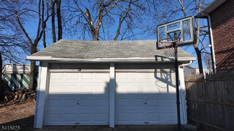 249 Weequahic Ave Newark City, NJ 07112