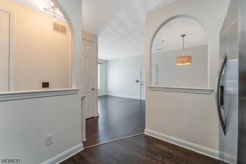 141 Limerick Ln Lopatcong, NJ 08865