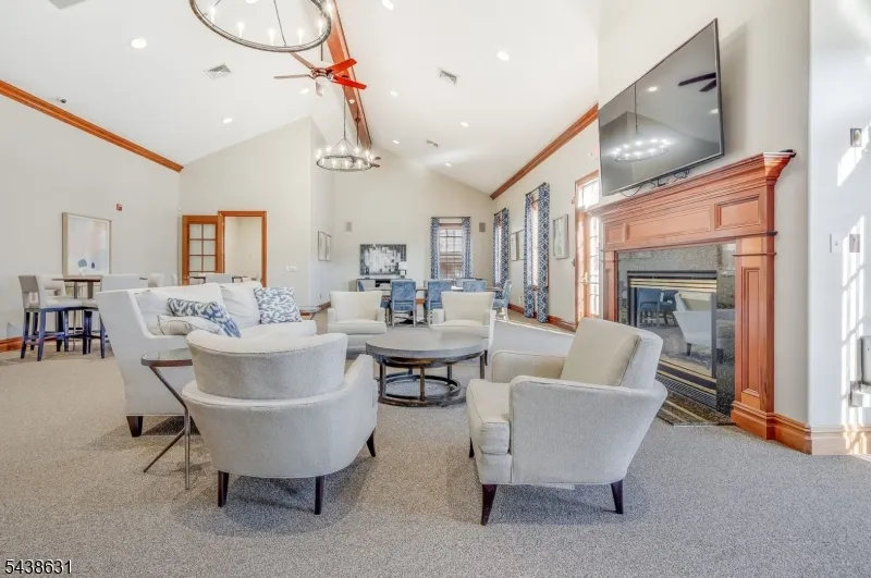 141 Limerick Ln Lopatcong, NJ 08865