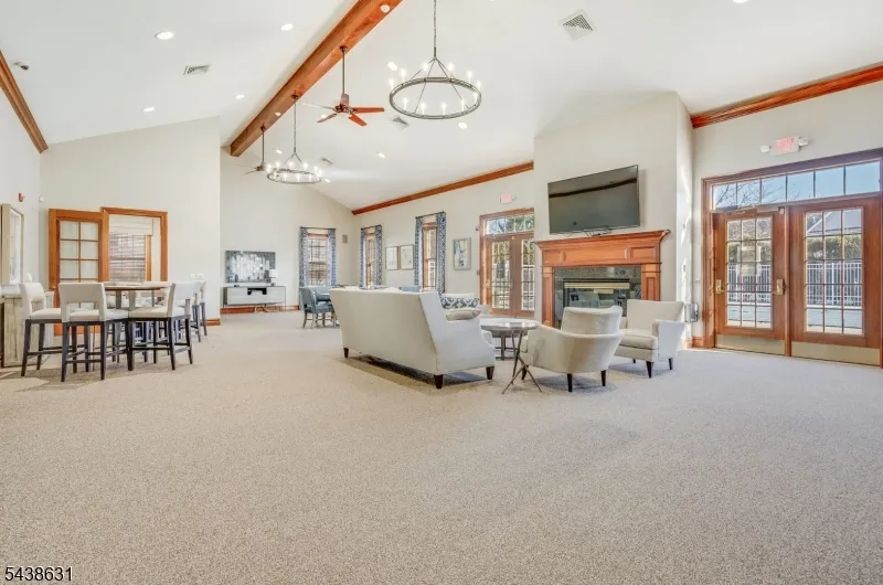141 Limerick Ln Lopatcong, NJ 08865