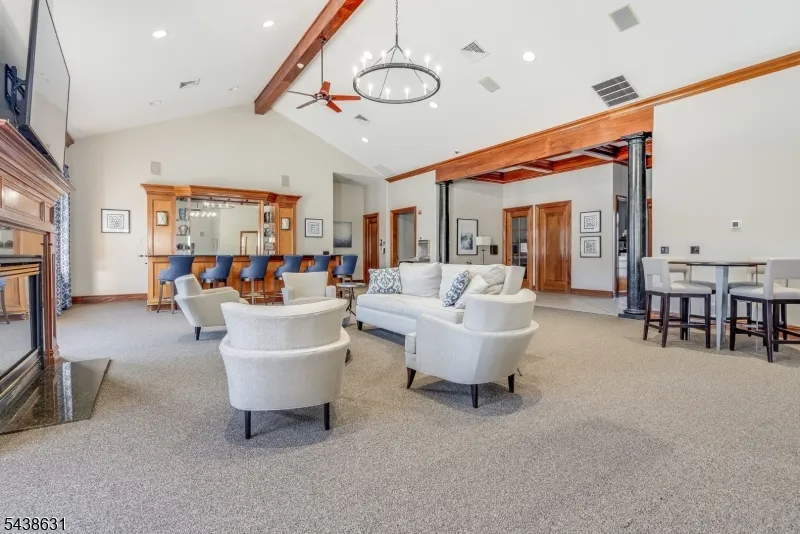 141 Limerick Ln Lopatcong, NJ 08865
