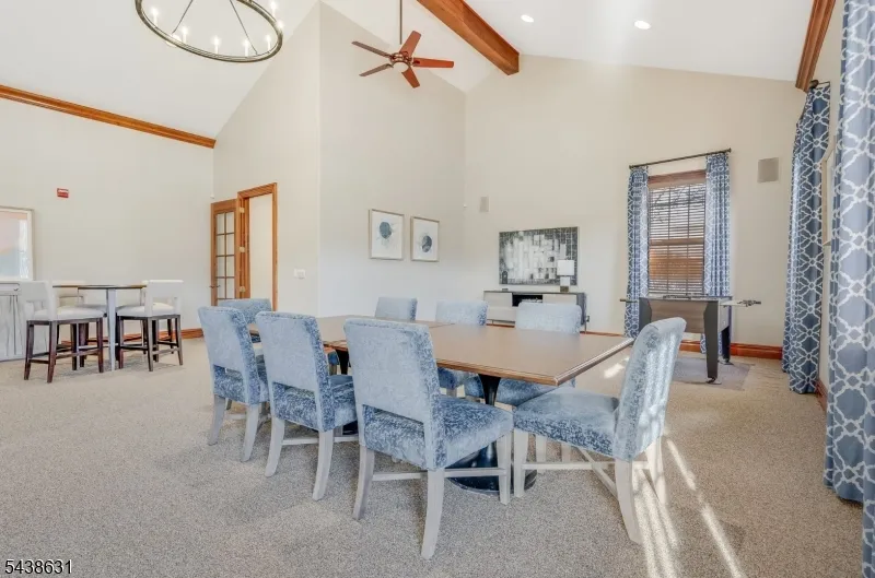 141 Limerick Ln Lopatcong, NJ 08865