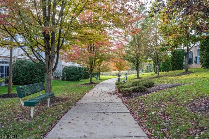 141 Limerick Ln Lopatcong, NJ 08865