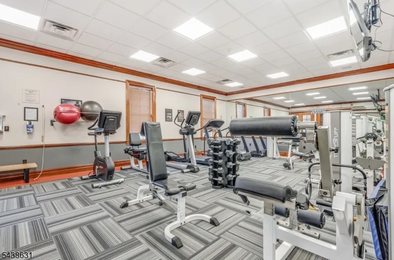 141 Limerick Ln Lopatcong, NJ 08865