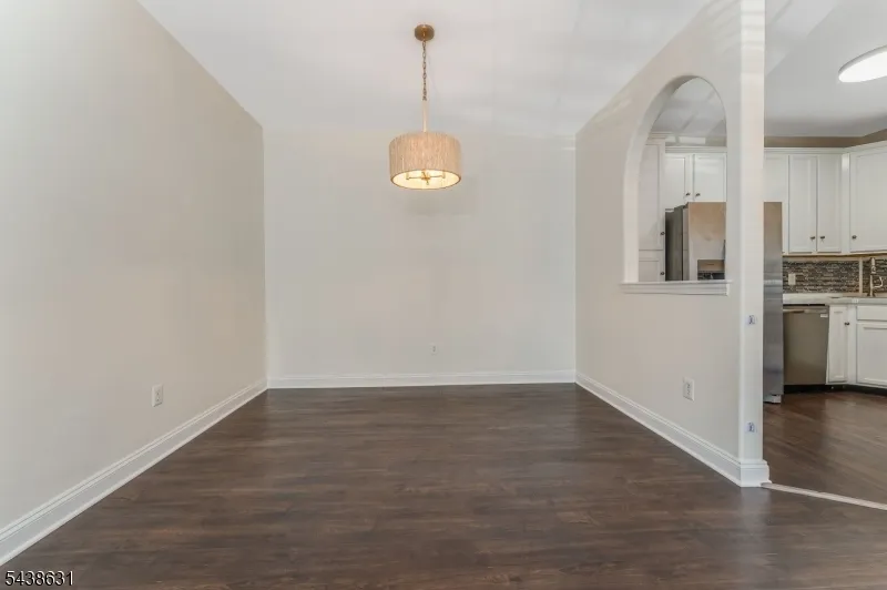 141 Limerick Ln Lopatcong, NJ 08865
