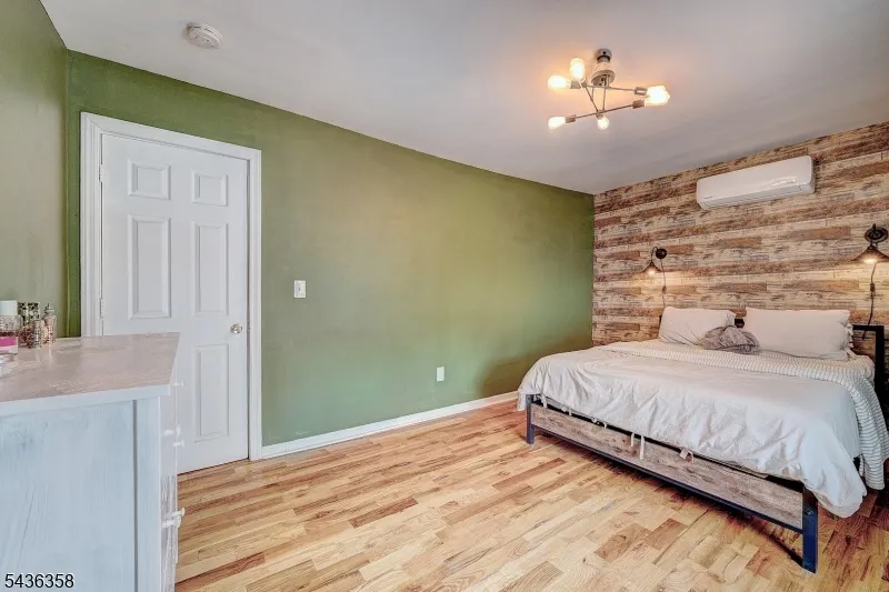64 Norwood St Newark City, NJ 07106