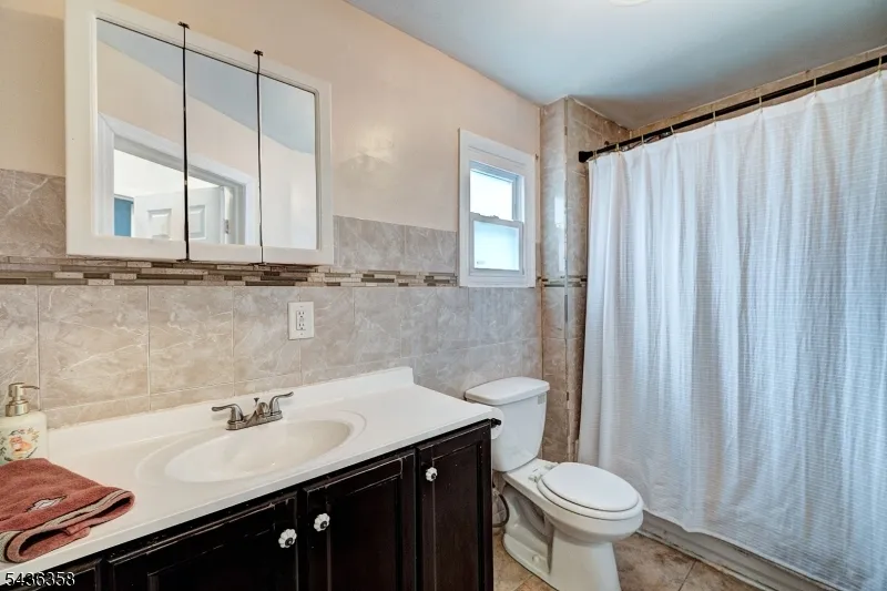 64 Norwood St Newark City, NJ 07106