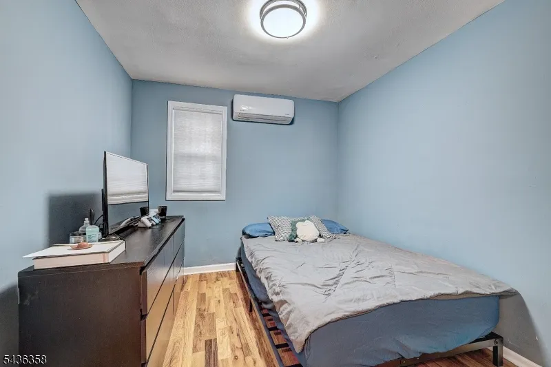 64 Norwood St Newark City, NJ 07106