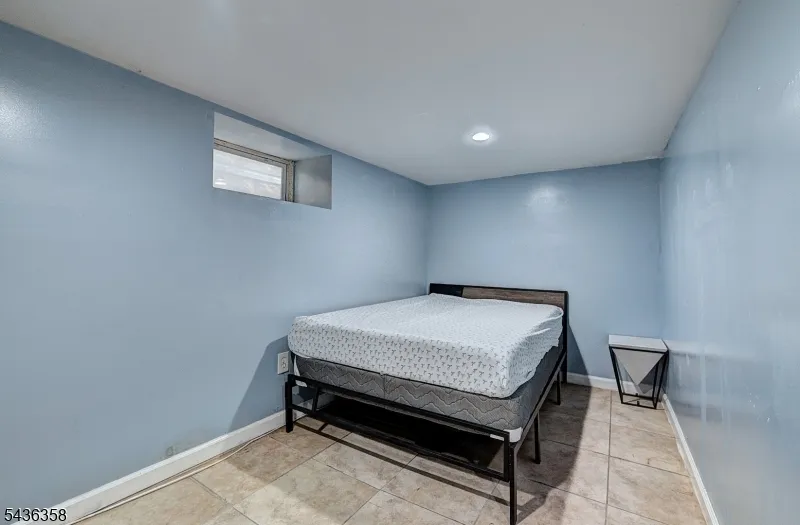 64 Norwood St Newark City, NJ 07106