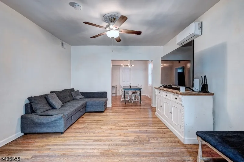 64 Norwood St Newark City, NJ 07106