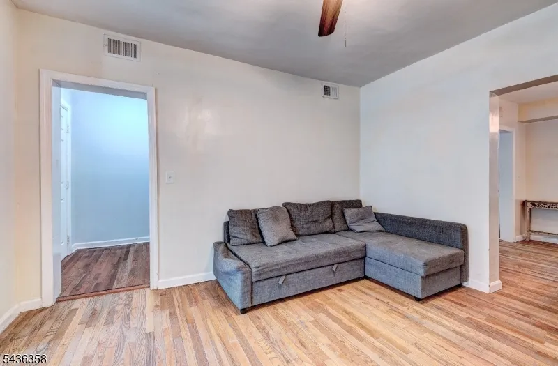 64 Norwood St Newark City, NJ 07106