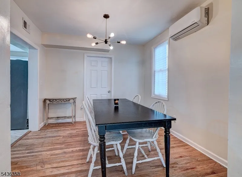 64 Norwood St Newark City, NJ 07106