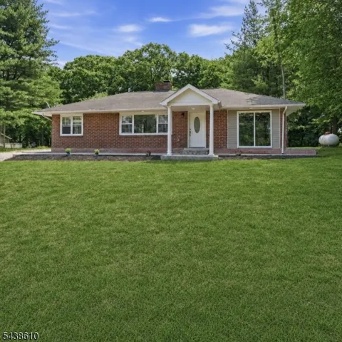89 Armstrong Rd