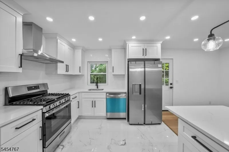 1834 Holly Rd North Brunswick, NJ 08902