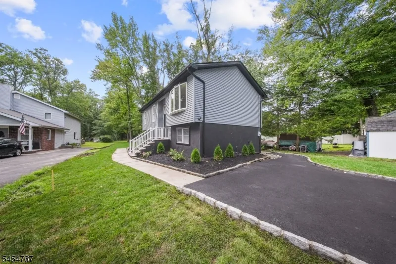 1834 Holly Rd North Brunswick, NJ 08902