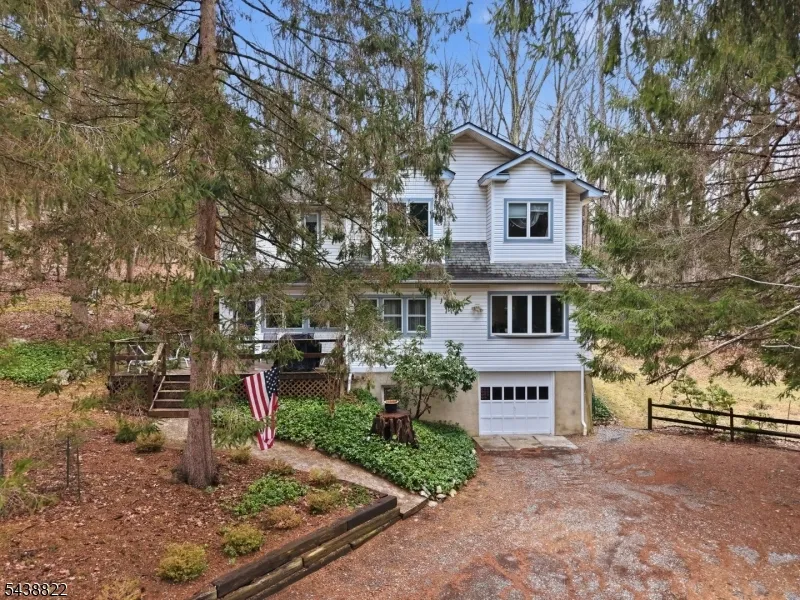 4 Emmet Roche Dr Montville, NJ 07005