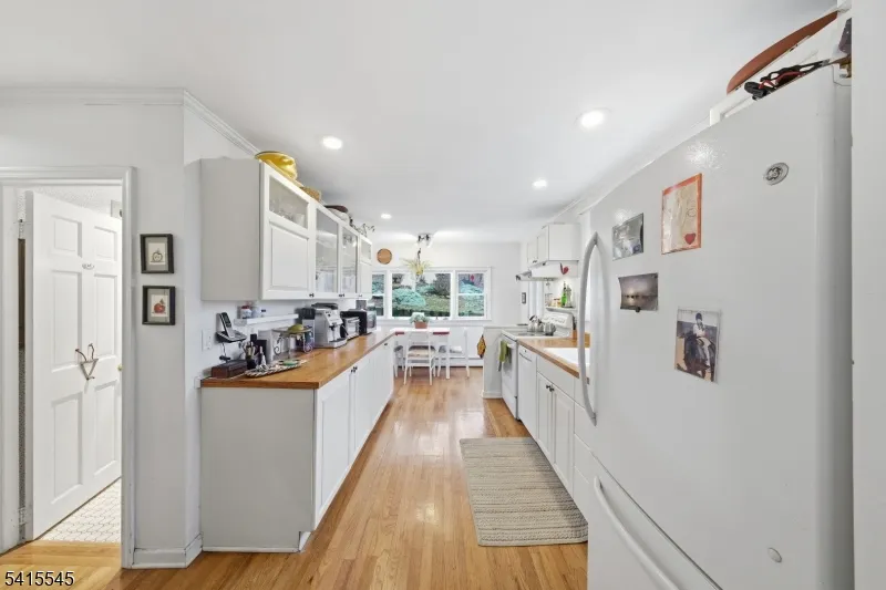 4 Emmet Roche Dr Montville, NJ 07005