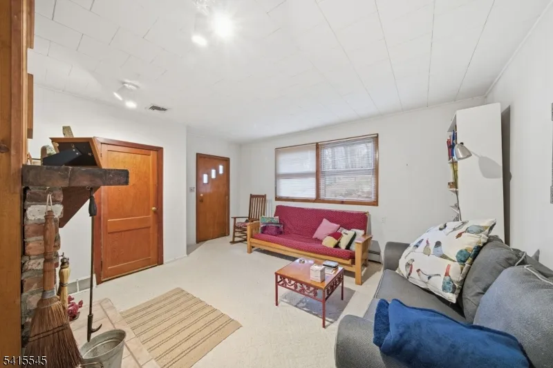 4 Emmet Roche Dr Montville, NJ 07005
