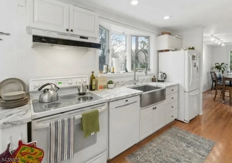 4 Emmet Roche Dr Montville, NJ 07005