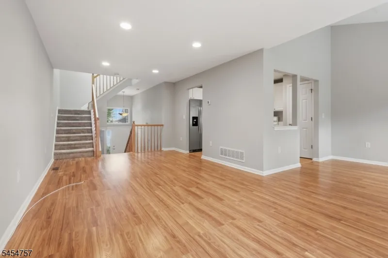 9 Bridgepointe Dr Old Bridge, NJ 08879